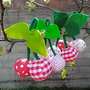 Set de 4 perechi de cirese decorative ,ghirlanda de primavara., Jucarii si echipamente pentru copii, Jocuri de gandire, Curcubeu Montessori, jocuri Waldorf, Cusatura, Adauga un strop de prospetime si culoare decorului tau cu acest set delicat de cirese decorative re..., ARTYNOS