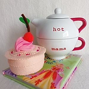 Plăcintă cu cireșe � jucărie educativă din fetru pentru preșcolari . - jucării și echipamente pentru copii - jocuri de gândire - curcubeu montessori, jocuri waldorf - Artynos.ro