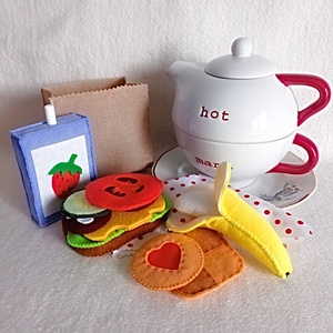 Pachet Micul dejun din fetru � jucarie Montessori pentru prescolari . - Artynos.ro