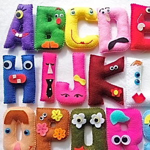 Alfabet din Fetru ,Litere Vesele pentru activitati Montessori. - jucării și echipamente pentru copii - jocuri de gândire - jocuri educative - Artynos.ro