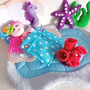 Peisaj Marin cu Papusa Sirena , Panou de Joaca Creativa. - jucării și echipamente pentru copii - jocuri de gândire - curcubeu montessori, jocuri waldorf - Artynos.ro