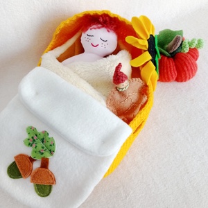 Papusa Bebe in Landou Tricotat ,Cadou Ideal pentru Fetite. - jucării și echipamente pentru copii - jucării și accesorii pentru copii - păpuși de joacă - Artynos.ro