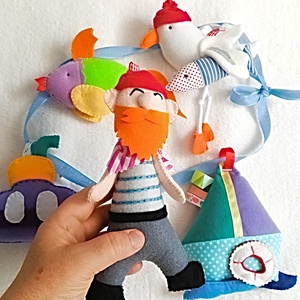 Ghirlandă decorativă cu tematică marină � jucării din fetru pentru camera bebelușului - jucării și echipamente pentru copii - jocuri de gândire - curcubeu montessori, jocuri waldorf - Artynos.ro