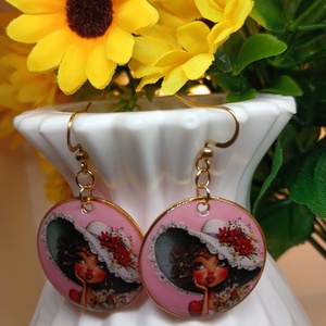 Cercei handmade Lovely Lady, Bijuterii, Cercei, Cercei din rasina, Confectionarea bijuteriilor, Adauga o pata de culoare si delicatete tinutei tale cu acesti cercei unici, realizati manual din ra..., ARTYNOS