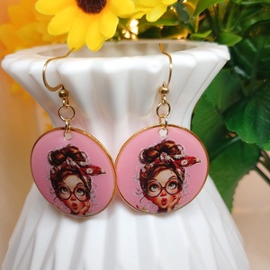 Cercei handmade Lady with glasses, Bijuterii, Cercei, Cercei din rasina, Confectionarea bijuteriilor, Adauga o pata de culoare si delicatete tinutei tale cu acesti cercei unici, realizati manual din ra..., ARTYNOS