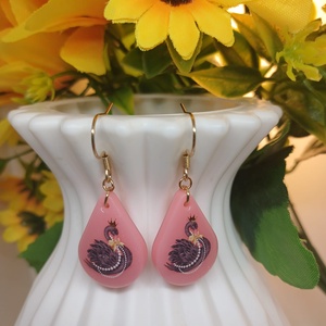 Cercei handmade lebada, Bijuterii, Cercei, Cercei din rasina, Confectionarea bijuteriilor, Adauga o pata de culoare si delicatete tinutei tale cu acesti cercei unici, realizati manual din ra..., ARTYNOS
