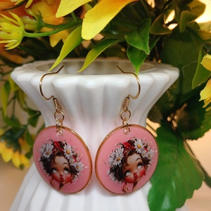 Cercei handmade domnisoara, Bijuterii, Cercei, Cercei din rasina, , Adauga o pata de culoare si delicatete tinutei tale cu acesti cercei unici, realizati manual din ra..., ARTYNOS