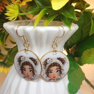 Cercei handmade domnisoara, Bijuterii, Cercei, Cercei din rasina, , Adauga o pata de culoare si delicatete tinutei tale cu acesti cercei unici, realizati manual din ra..., ARTYNOS