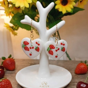 Cercei Hearts, Bijuterii, Cercei, Cercei din rasina, , Adauga o pata de culoare si delicatete tinutei tale cu acesti cercei unici, realizati manual din lu..., ARTYNOS