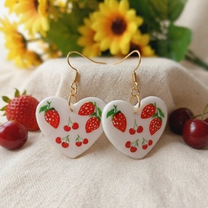 Cercei Hearts, Bijuterii, Cercei, Cercei din rasina, , Adauga o pata de culoare si delicatete tinutei tale cu acesti cercei unici, realizati manual din lu..., ARTYNOS