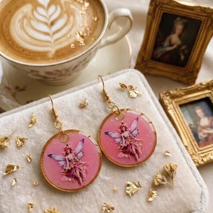 Cercei handmade zana, Bijuterii, Cercei, Cercei din rasina, Confectionarea bijuteriilor, Adauga o pata de culoare si delicatete tinutei tale cu acesti cercei unici, realizati manual din ra..., ARTYNOS