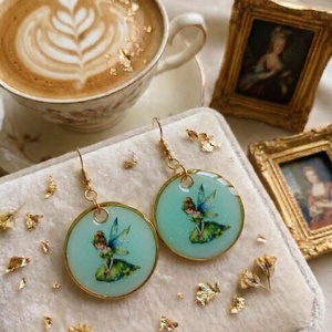 Cercei handmade zana, Bijuterii, Cercei, Cercei din rasina, Confectionarea bijuteriilor, Adauga o pata de culoare si delicatete tinutei tale cu acesti cercei unici, realizati manual din ra..., ARTYNOS