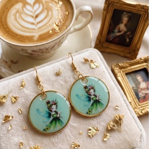 Cercei handmade zana, Bijuterii, Cercei, Cercei din rasina, Confectionarea bijuteriilor, Adauga o pata de culoare si delicatete tinutei tale cu acesti cercei unici, realizati manual din ra..., ARTYNOS