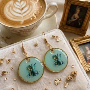 Cercei handmade zana, Bijuterii, Cercei, Cercei din rasina, Confectionarea bijuteriilor, Adauga o pata de culoare si delicatete tinutei tale cu acesti cercei unici, realizati manual din ra..., ARTYNOS