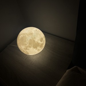 Lampa Lună � Iluminat ambiental realist în formă de lună / Lampă de birou (15 cm) USB -  - Artynos.ro
