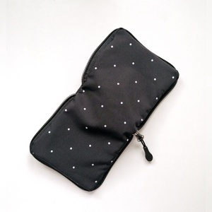 Portofel pătrat LIBELULA - polka dots - geantă și husă - portofele, huse, suporturi - geantă, portofel - Artynos.ro