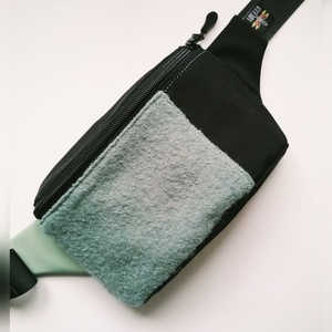 Precomanda - Borseta clasica LIBELULA - negru si lana verde menta, Genti si portofele, Borsete, Cusatura, ARTYNOS