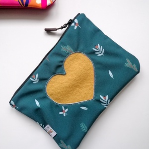 Portfard cu inima LIBELULA - crengute, Genti si portofele, Genti cosmetice, Cusatura, ARTYNOS