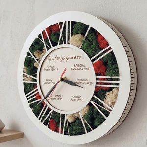 Ceas cu licheni cu mesajul: God says you are, Dumnezeu promite sau mesaj personalizat - casă & stil de viață - decorațiuni de casă - decorațiuni de pereți - ceasuri de perete - Artynos.ro