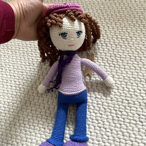 Amigurumi...fetita cu basca roz, jucarie crosetata - jucării și echipamente pentru copii - plușuri - păpușă croșetată, păpușă de pluș - Artynos.ro