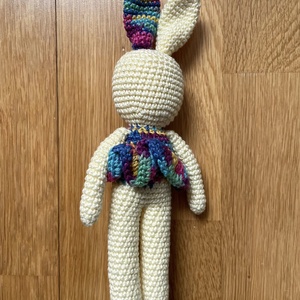 Amigurumi...iepuras cu rochita curcubeu, jucarie crosetata - jucării și echipamente pentru copii - plușuri - iepure de pluș - Artynos.ro