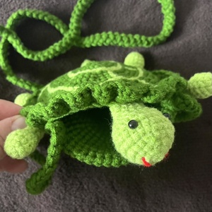 Broasca testoasa, mini poseta crosetata - jucării și echipamente pentru copii - plușuri - broască de pluș - Artynos.ro