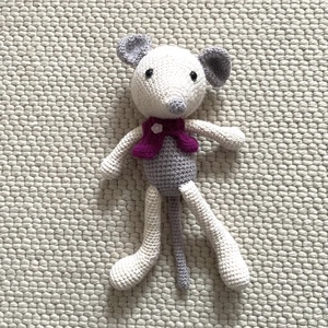 Amigurumi...soricelul Chitimus, jucarie crosetata - Artynos.ro