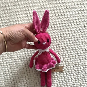 Amigurumi...iepuras rozaliu, jucarie crosetata - jucării și echipamente pentru copii - plușuri - iepure de pluș - Artynos.ro