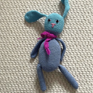 Amigurumi...iepuras albastru, jucarie crosetata - Artynos.ro