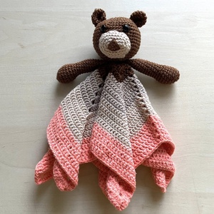 Amigurumi...ursulet cu paturica, jucarie crosetata - jucării și echipamente pentru copii - plușuri - ursuleț de pluș - Artynos.ro