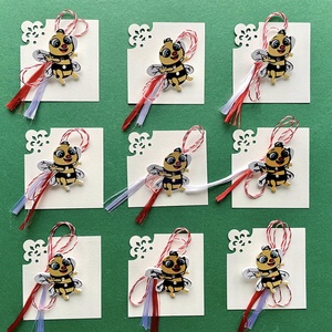 Martisor albinuta, brosa din lemn - Artynos.ro