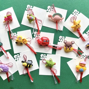 Martisor brosa din rasina - bijuterii - mărțișor - Artynos.ro