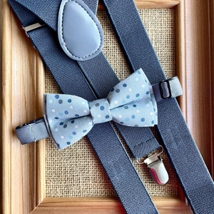 Set pentru copii, papion si bretele gri, Imbracaminte si moda, Haine barbati, Cravata, papion, , Papionul este din bumbac, marime 9x5 cm
Prinderea papionului este cu panglica reglabila.
Bretele su..., ARTYNOS