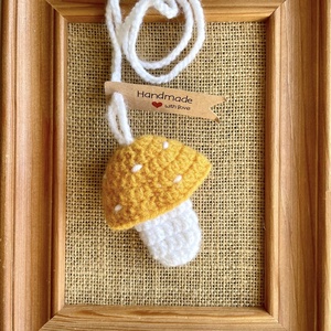 Ciupercuta crosetata...mini-poseta, Genti si portofele, Accesorii genti, Breloc, , Un cadou vesel pentru mici si mari!
Produs handmade, crosetat manual.
Marime 5-6 cm
Este o mica pos..., ARTYNOS