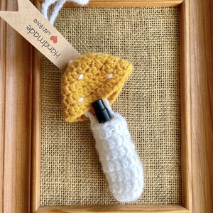 Ciupercuta crosetata...mini-poseta - genți și portofele - accesorii genți - breloc - Artynos.ro