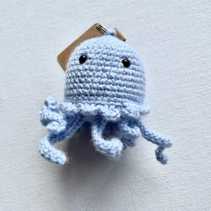 Caracatita albastra crosetata...breloc - Artynos.ro