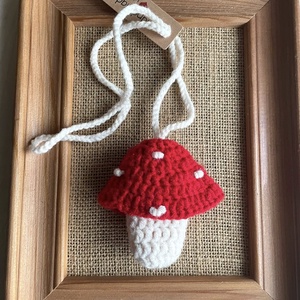 Ciupercuta rosie crosetata...mini-poseta - Artynos.ro