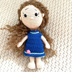 Amigurumi...Fetita cu rochita albastra! Jucarie crosetata - Artynos.ro