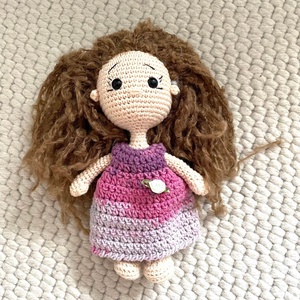 Amigurumi...Fetita cu rochita roz! Jucarie crosetata - Artynos.ro