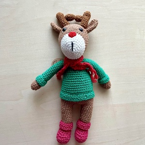 Amigurumi, renul cu jacheta verde - Artynos.ro