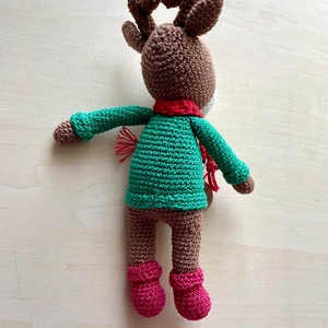 Amigurumi, renul cu jacheta verde - jucării și echipamente pentru copii - plușuri - păpușă croșetată, păpușă de pluș - Artynos.ro