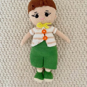 Amigurumi...Baietel la gradinita! Jucarie crosetata - Artynos.ro