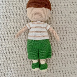 Amigurumi...Baietel la gradinita! Jucarie crosetata - jucării și echipamente pentru copii - plușuri - păpușă croșetată, păpușă de pluș - Artynos.ro