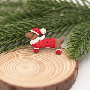 Brosa cu teckel de Craciun - Christmas Dachshund - bijuterii - broșe - Artynos.ro