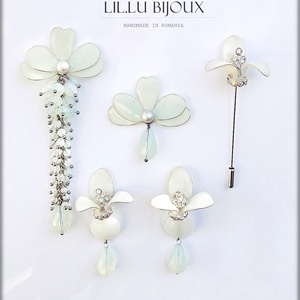 Cercei floare alba - accesorii nuntă - bijuterii mireasă - cercei mireasă - Artynos.ro