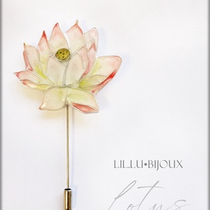 Broșă  Floare de Lotus Realizată Manual cu Tehnica Cloisonné - bijuterii - broșă, insigne - insigne - Artynos.ro