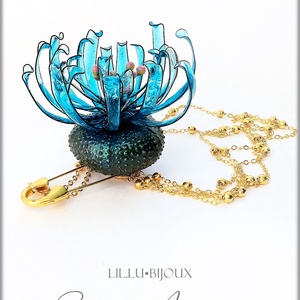 Broșă anemonă de mare artizanală cu arici de mare natural, petale din rășină și lanțuri modulare - bijuterii - broșe - Artynos.ro