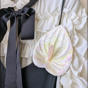 Broșă  Anthurium Roz. Bijuterie florală unicat cu panglică detașabilă - bijuterii - broșe - Artynos.ro