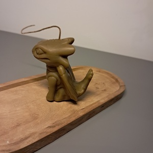 Lumânare dragonul Toothless - bijuterii - mărțișor - Artynos.ro