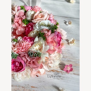 Coroniță veselă cu flori   Mirella - casă & stil de viață - accesorii pentru decorat casa - decorațiuni de geam și decorațiuni de ușă  - ornamente de ușă  - Artynos.ro